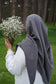 Hijab triangle en lin gris 