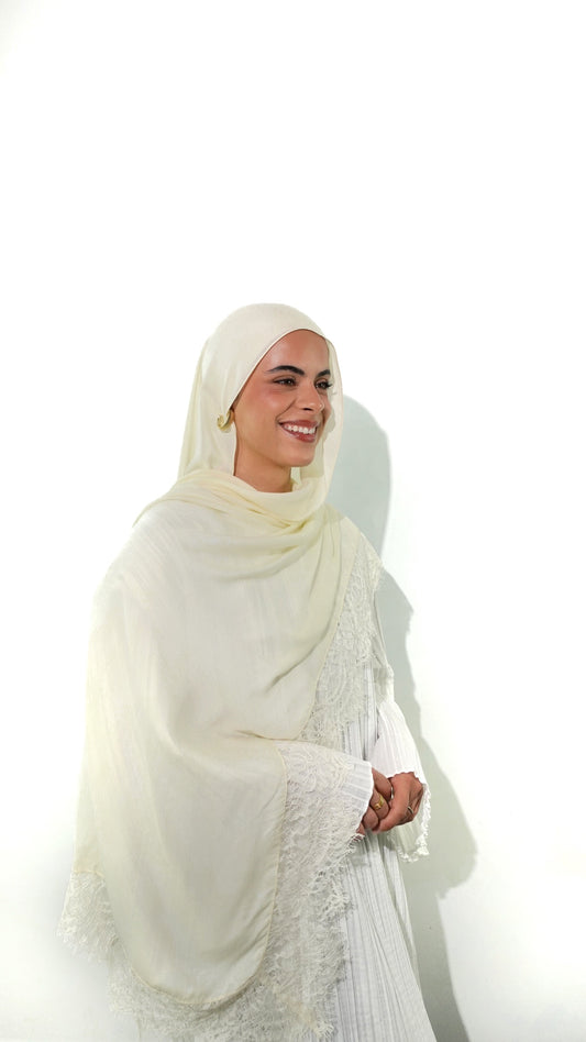 Hijab modal avec dentelle couleur blanc ivoire avec bonnet tube assorti offert 