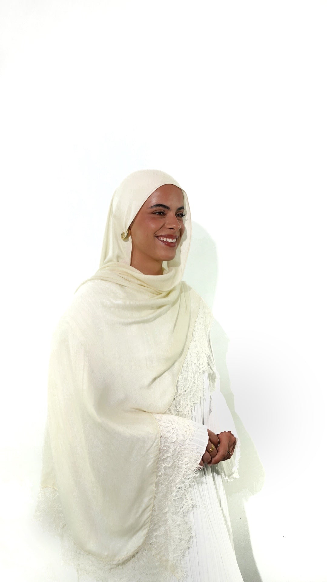 Hijab modal avec dentelle couleur ivoire avec bonnet tube assorti offert 
